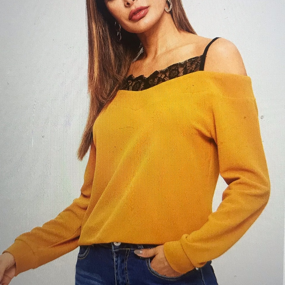 Lace detail top